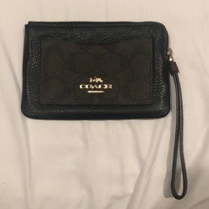 Coach® - Corner Zip Wristlet - Black/Signature
